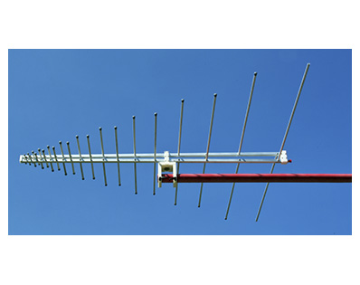 75 (50) - 1500 MHz对数周期天线